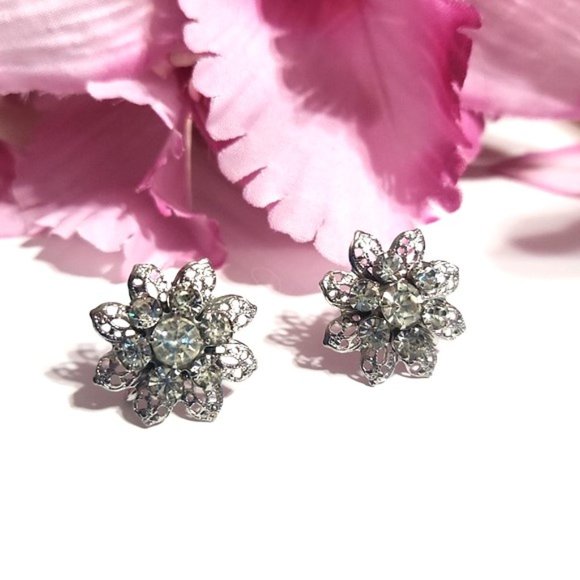 Vintage Crystal Cluster Silver Floral Twist Back Earrings - Picture 1 of 6